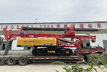 YAHE旋挖鉆機DR150開(kāi)往施工現場(chǎng)